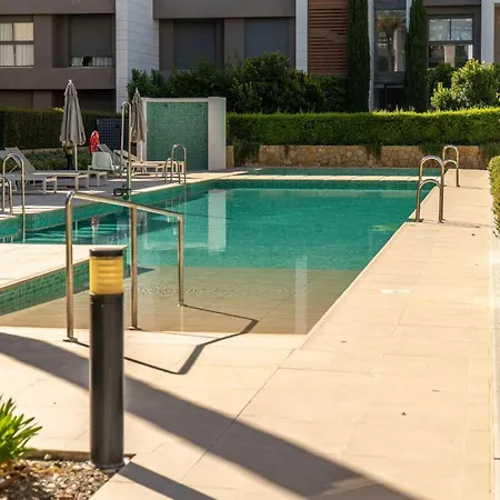 Stylish Boutique 2-bedroom Penthouse Near * Estepona