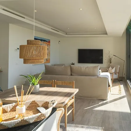 Stylish Boutique 2-bedroom Penthouse Near * Estepona