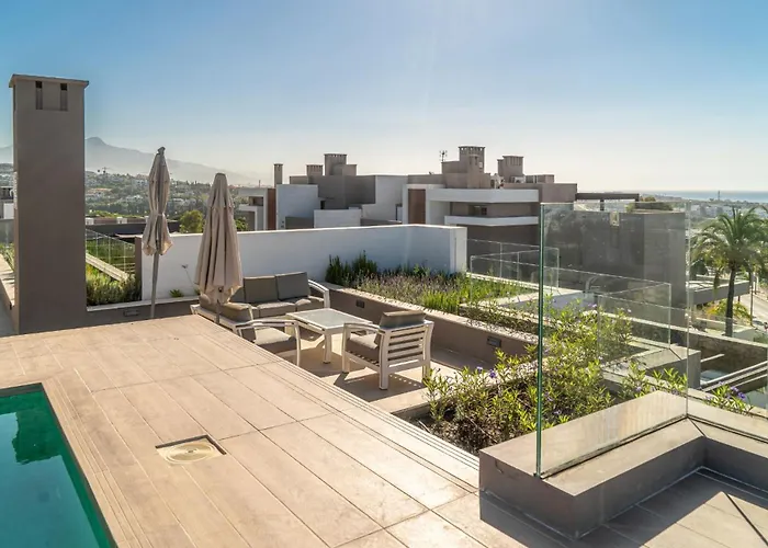 Stylish Boutique 2-bedroom Penthouse Near