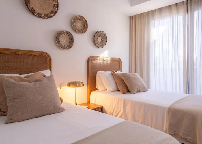 Apartment Stylish Boutique 2-bedroom Penthouse Near *