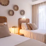 Διαμέρισμα Stylish Boutique 2-bedroom Penthouse Near *