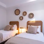 Stylish Boutique 2-bedroom Penthouse Near Διαμέρισμα Εστεπόνα