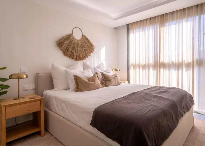 Stylish Boutique 2-bedroom Penthouse Near